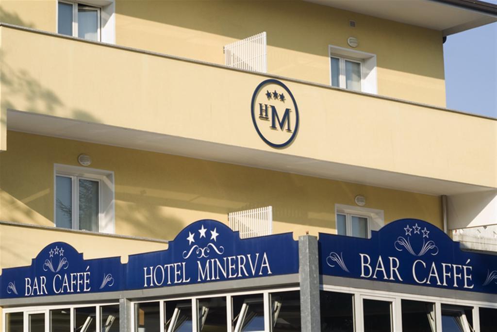 Hotel Minerva Lignano Sabbiadoro Eksteriør bilde